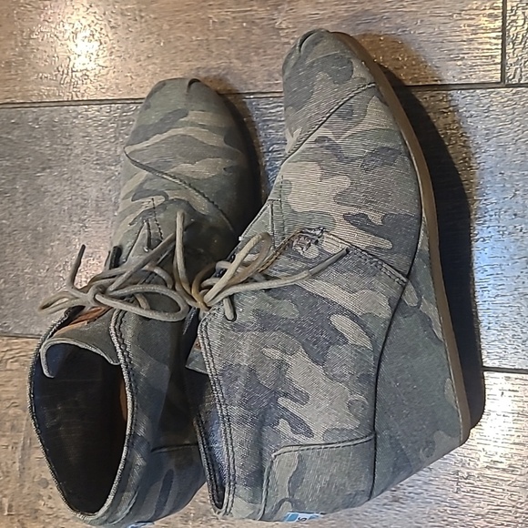 TOMS Washed Camo Desert Wedge Ankle Boot - Picture 3 of 13